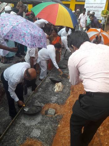 නව තෙමහල් ගොඩනැගිල්ල සඳහා මුල්ගල තැබීම
